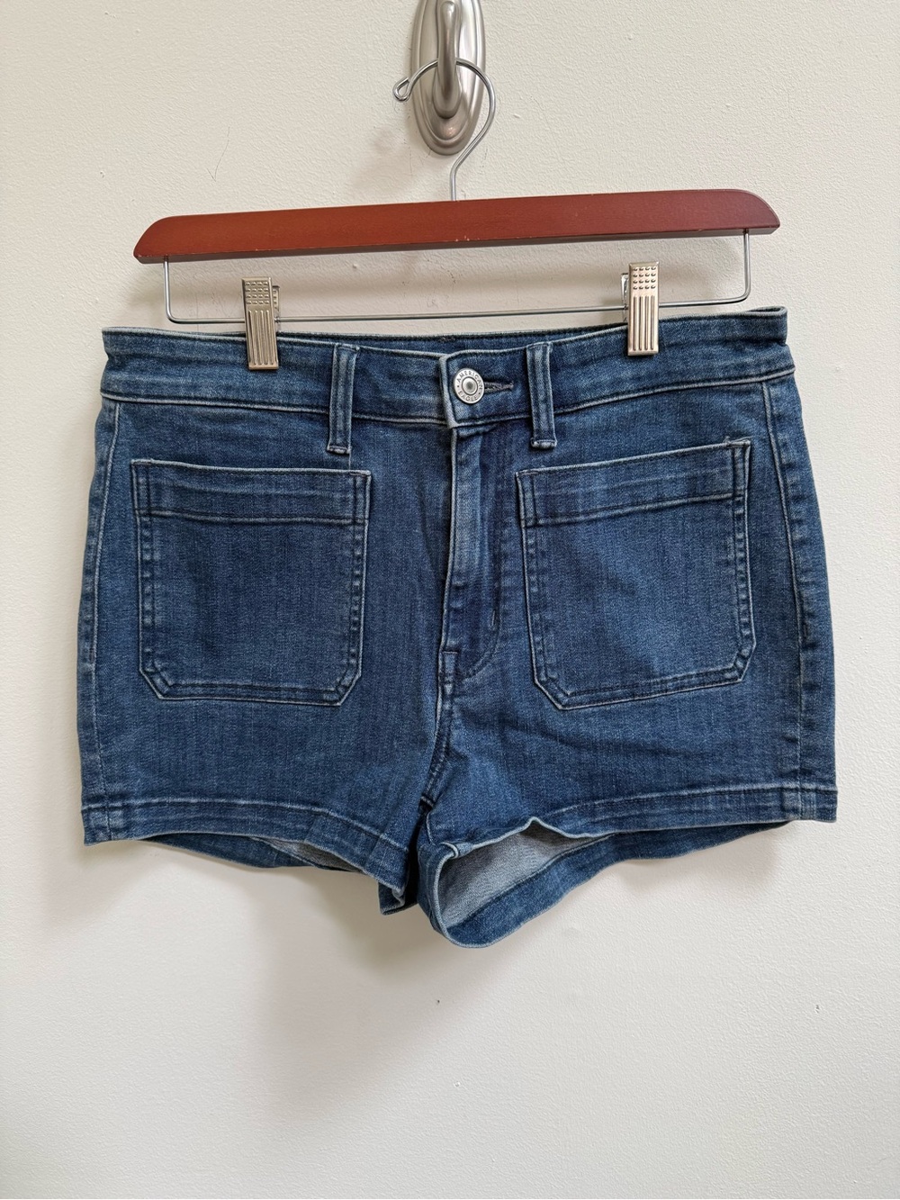 American Eagle super stretch hi rise Shortie medium wash jean shorts Size 10